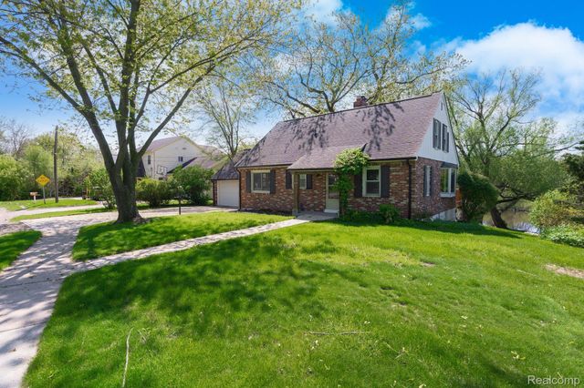 5721 Corunna Avenue, Independence Charter Township, MI 48346