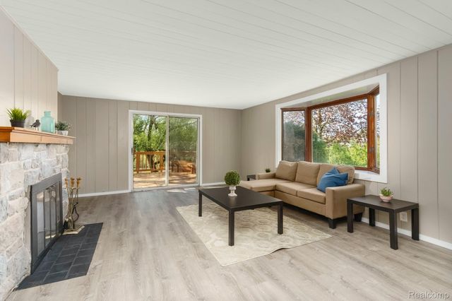 5721 Corunna Avenue, Independence Charter Township, MI 48346