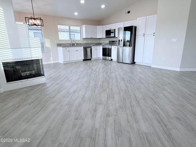 7178 W Hunnington Drive, Tucson, AZ 85743