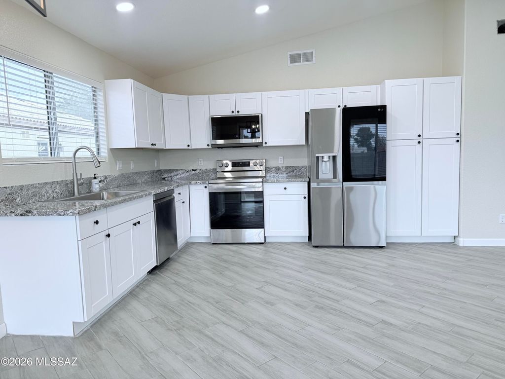 7178 W Hunnington Drive, Tucson, AZ 85743