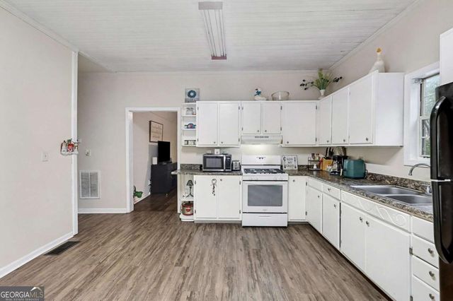 48 Maple Street, Grantville, GA 30220