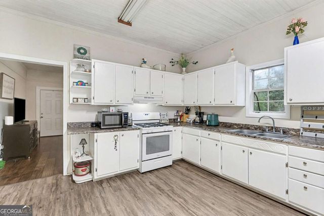 48 Maple Street, Grantville, GA 30220