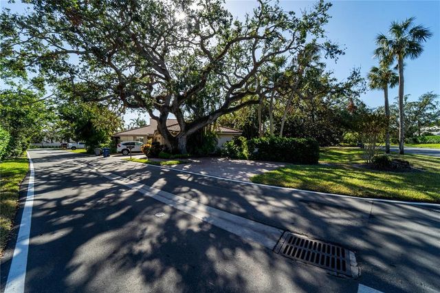 4802 KESTRAL PARK CIRCLE 22, Sarasota, FL 34231