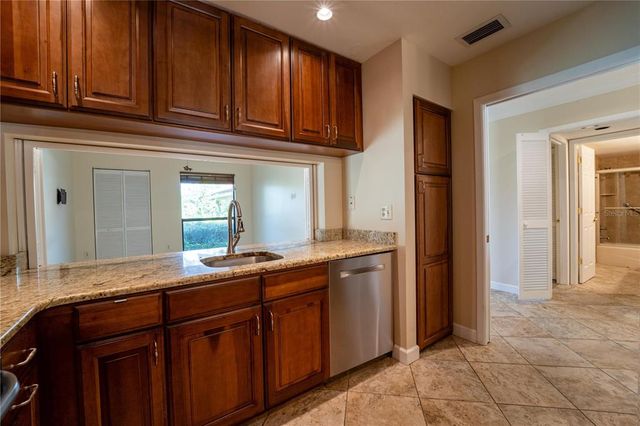 4802 KESTRAL PARK CIRCLE 22, Sarasota, FL 34231