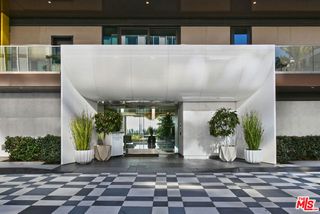 8420 Sunset Boulevard 403, West Hollywood, CA 90069