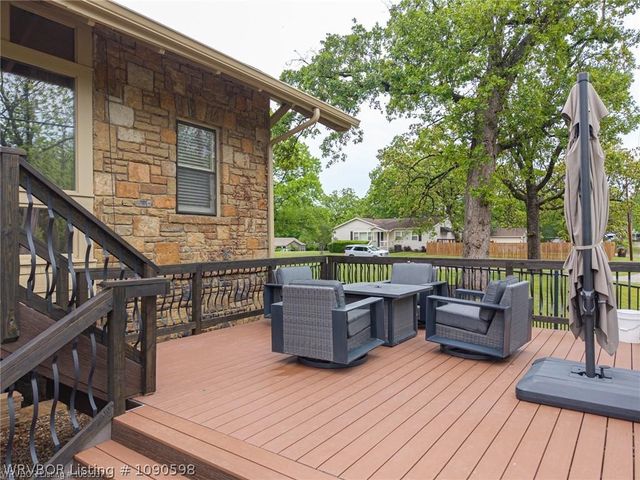 2122 S W Street, Fort Smith, AR 72901