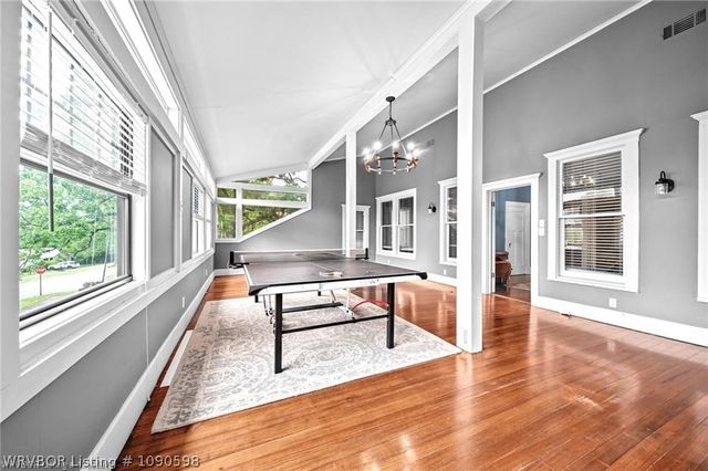 2122 S W Street, Fort Smith, AR 72901