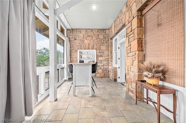 2122 S W Street, Fort Smith, AR 72901