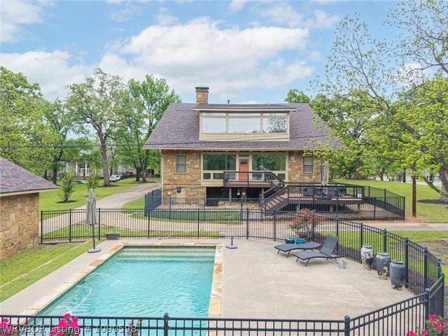 2122 S W Street, Fort Smith, AR 72901