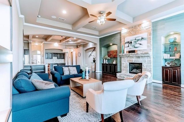 5900 Lipan Apache BND, Austin, TX 78738