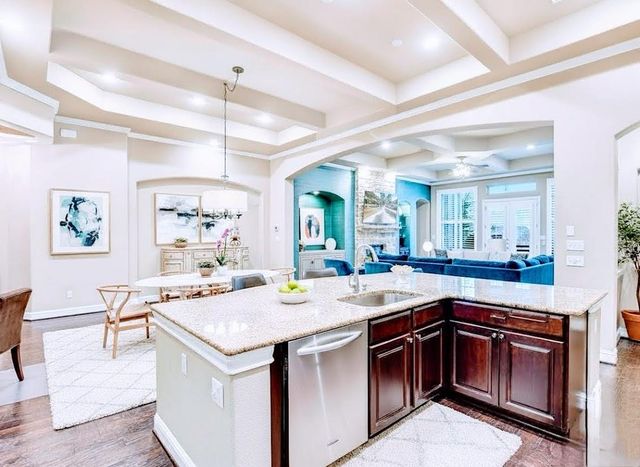 5900 Lipan Apache BND, Austin, TX 78738