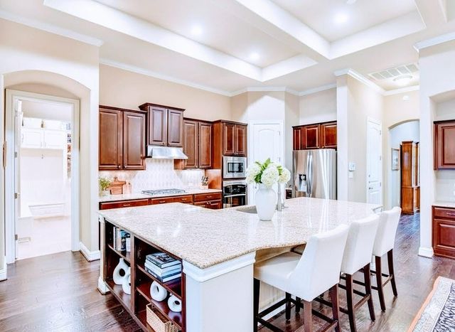 5900 Lipan Apache BND, Austin, TX 78738