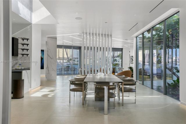 501 Palm Dr, Hallandale Beach, FL 33009