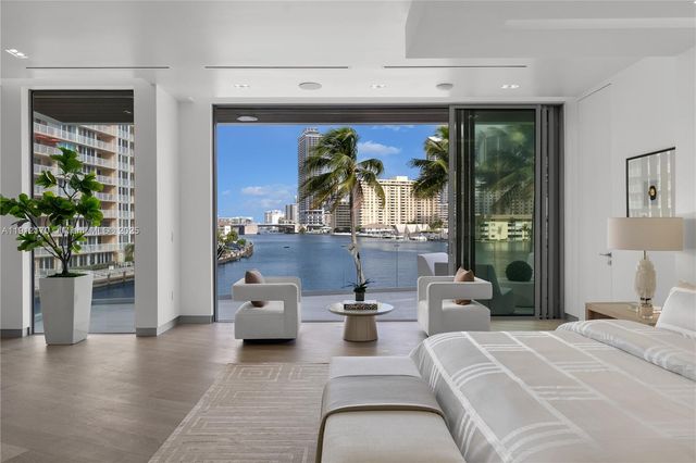 501 Palm Dr, Hallandale Beach, FL 33009