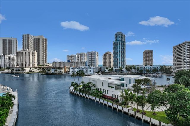 501 Palm Dr, Hallandale Beach, FL 33009