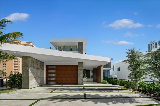 501 Palm Dr, Hallandale Beach, FL 33009