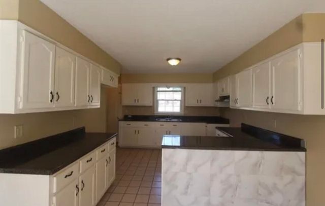4162 OLD VILLAGE LN, Memphis, TN 38125