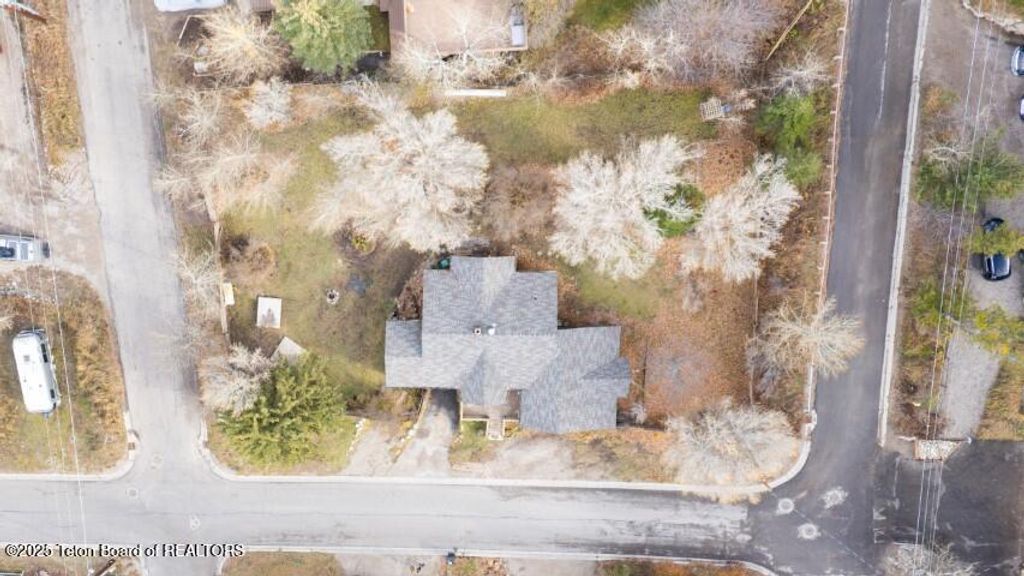 750 S MILLWARD Street, Jackson, WY 83001 photo 4