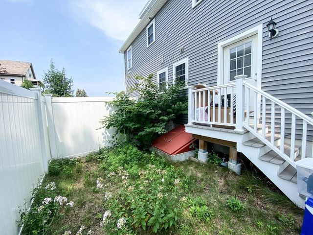 28 Woodruff Ave 28, Medford, MA 02155