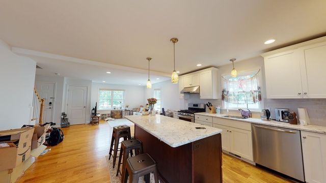 28 Woodruff Ave 28, Medford, MA 02155