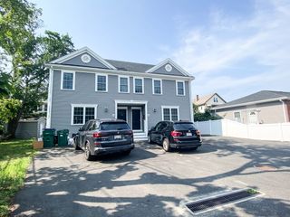 28 Woodruff Ave 28, Medford, MA 02155