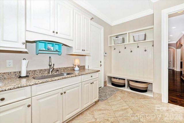 8100 Skye Lochs Drive, Waxhaw, NC 28173
