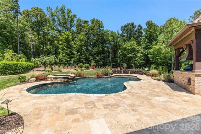 8100 Skye Lochs Drive, Waxhaw, NC 28173