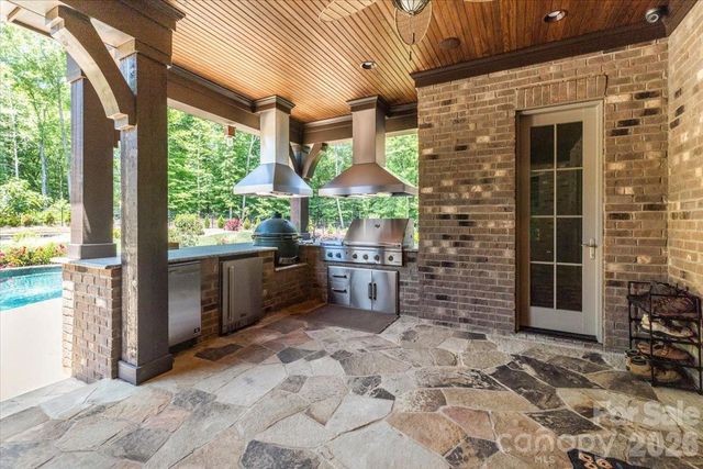 8100 Skye Lochs Drive, Waxhaw, NC 28173