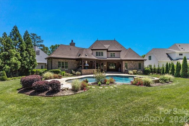 8100 Skye Lochs Drive, Waxhaw, NC 28173