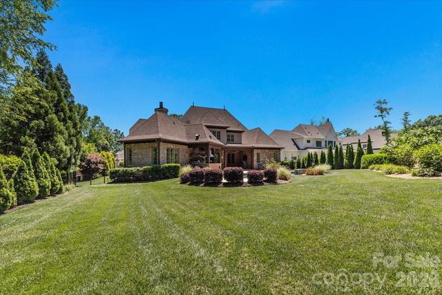 8100 Skye Lochs Drive, Waxhaw, NC 28173