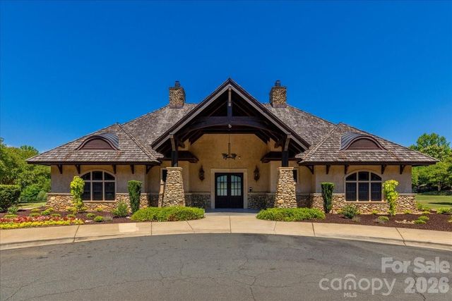 8100 Skye Lochs Drive, Waxhaw, NC 28173