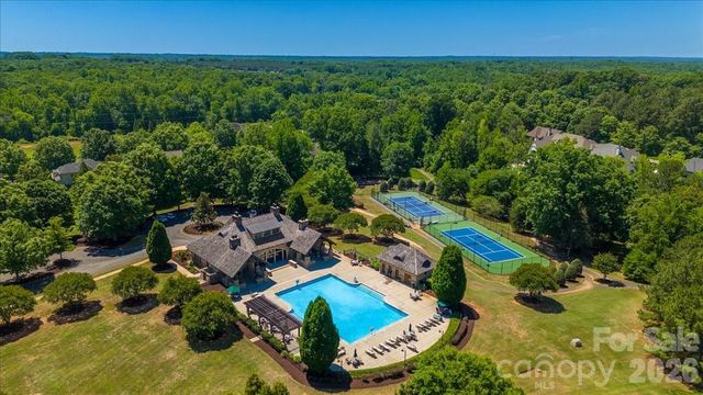 8100 Skye Lochs Drive, Waxhaw, NC 28173