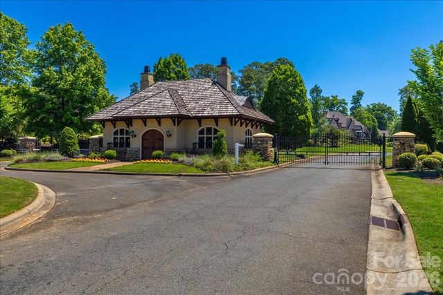 8100 Skye Lochs Drive, Waxhaw, NC 28173