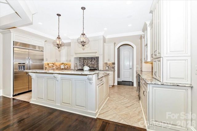 8100 Skye Lochs Drive, Waxhaw, NC 28173