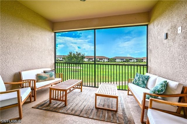 9386 Pocida CT 204, Naples, FL 34119