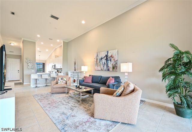9386 Pocida CT 204, Naples, FL 34119