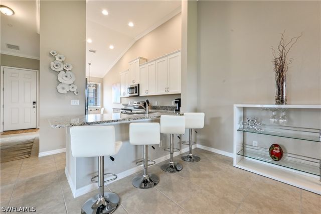 9386 Pocida CT 204, Naples, FL 34119