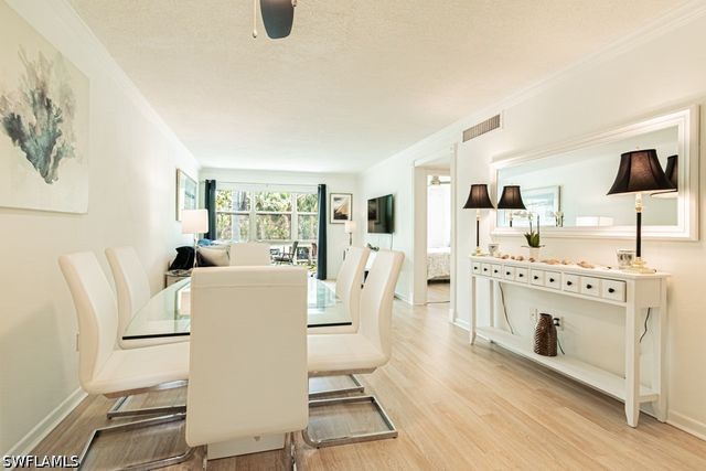 72 7th ST S 203, Naples, FL 34102