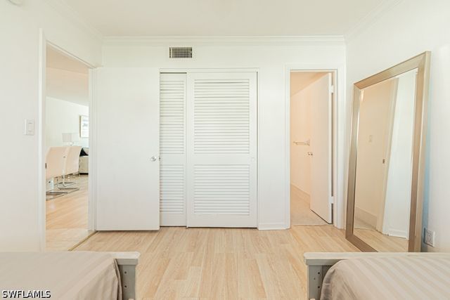 72 7th ST S 203, Naples, FL 34102