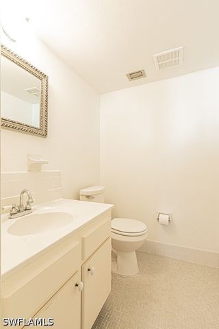 72 7th ST S 203, Naples, FL 34102