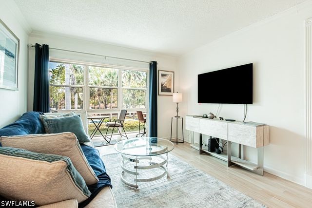72 7th ST S 203, Naples, FL 34102