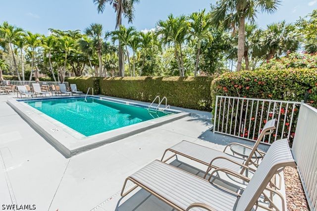 72 7th ST S 203, Naples, FL 34102