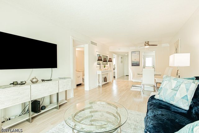 72 7th ST S 203, Naples, FL 34102