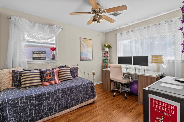 2805 Pine Street, Galveston, TX 77551