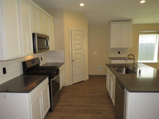 13337 Silver Egret Lane, Texas City, TX 77568