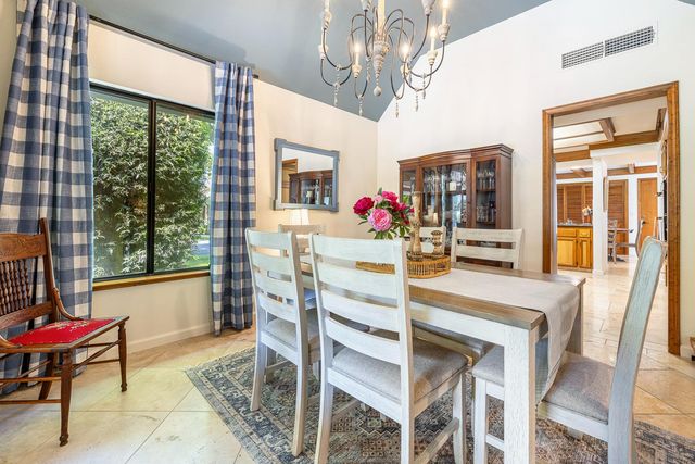 2827 W Compton Court, Fresno, CA 93711