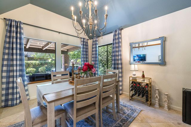 2827 W Compton Court, Fresno, CA 93711