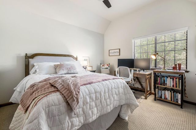 2827 W Compton Court, Fresno, CA 93711