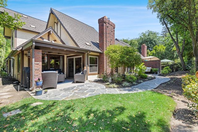 2827 W Compton Court, Fresno, CA 93711