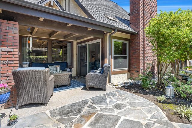 2827 W Compton Court, Fresno, CA 93711